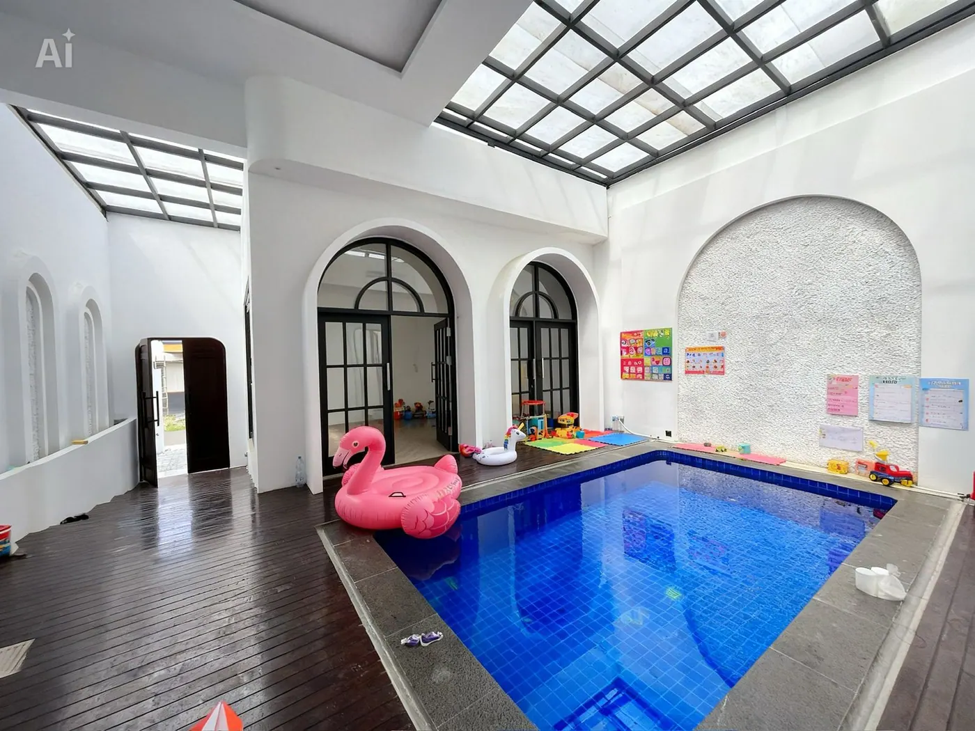 Kolam renang indoor Senusa Childcenter